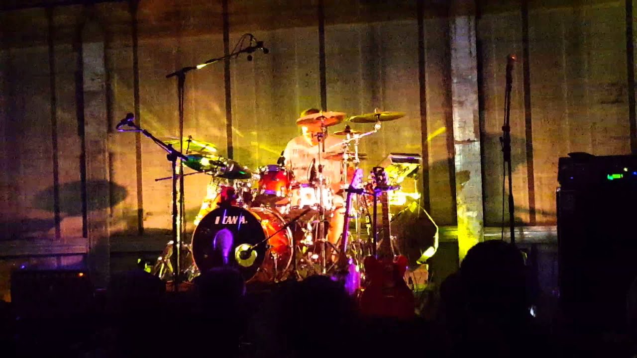 Les Binuchards: Solo de batterie