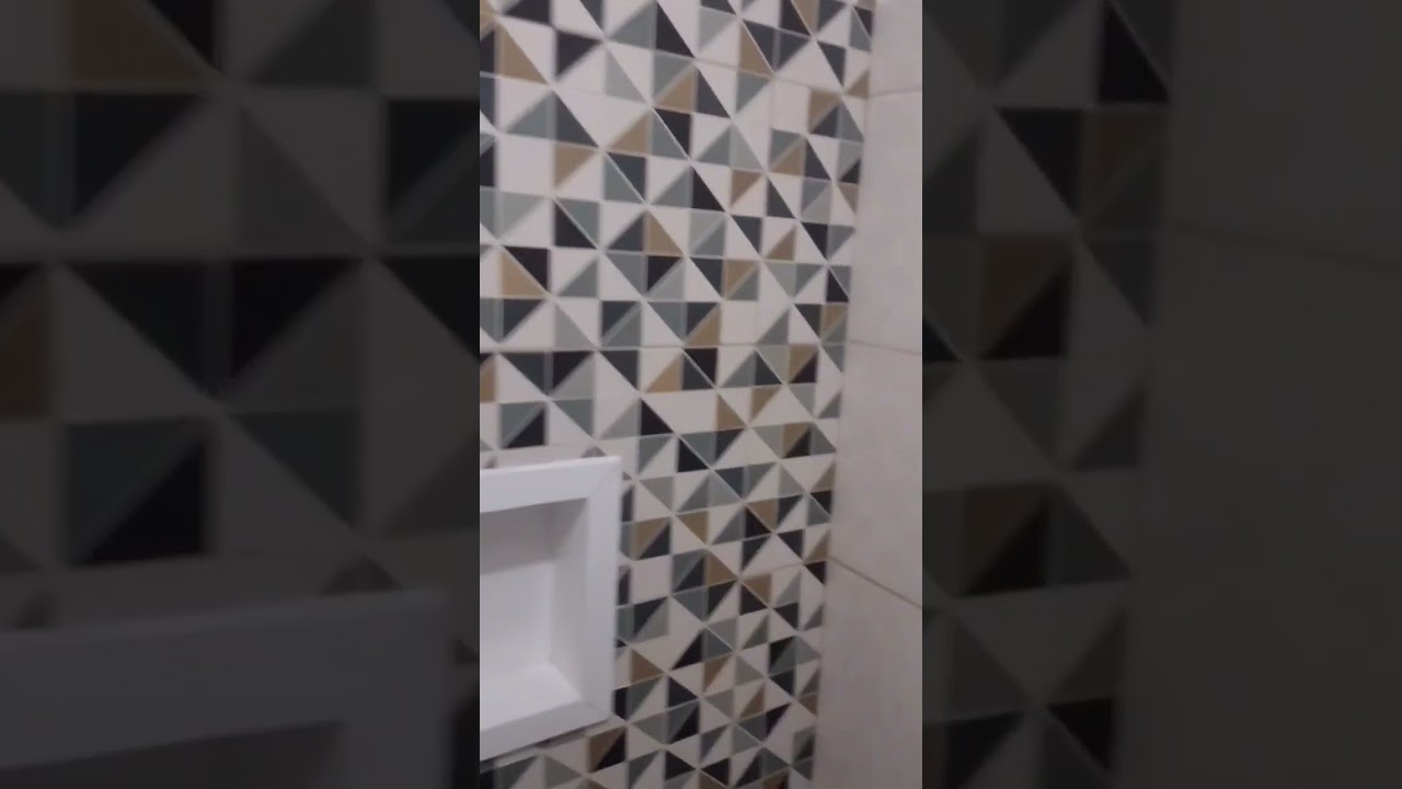 The bricklayer did a great bathroom show, it's incredible if you like it, you write