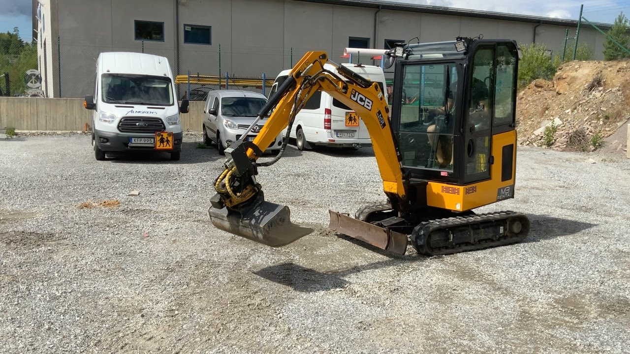 Köp Minigrävare Jcb 19C-1 med maskinsläp, tiltrotator och skopor på Klaravik