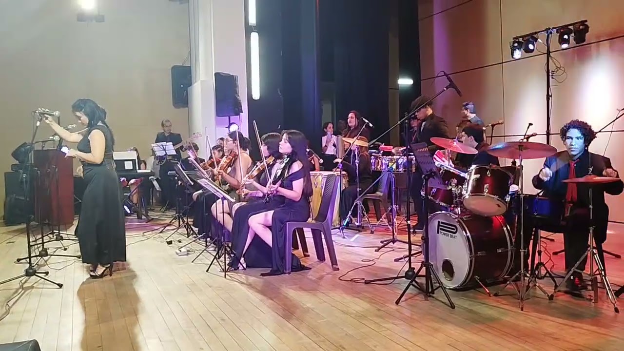 Presentación del teatro materon canción tihuanaco del grupo gea grupo ensamble armonía 432