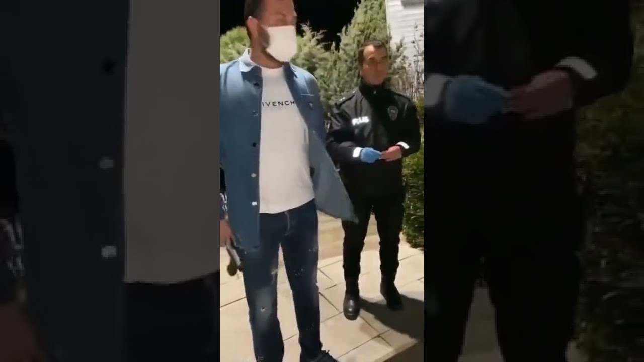 SİLAH &Ccedil;EKTİ VE POLİSİN &Ouml;N&Uuml;NE ATTI !