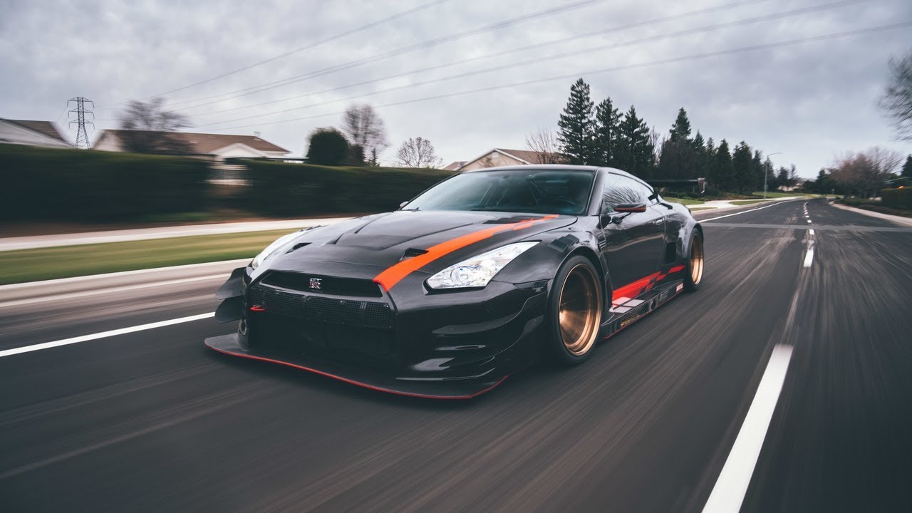 GT3 GTR on the streets of California