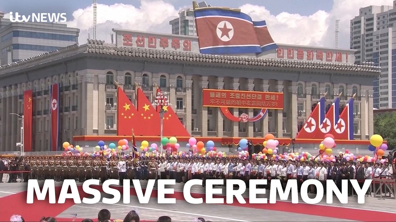 Crowds of cheering North Koreans welcome Xi Jinping to Pyongyang