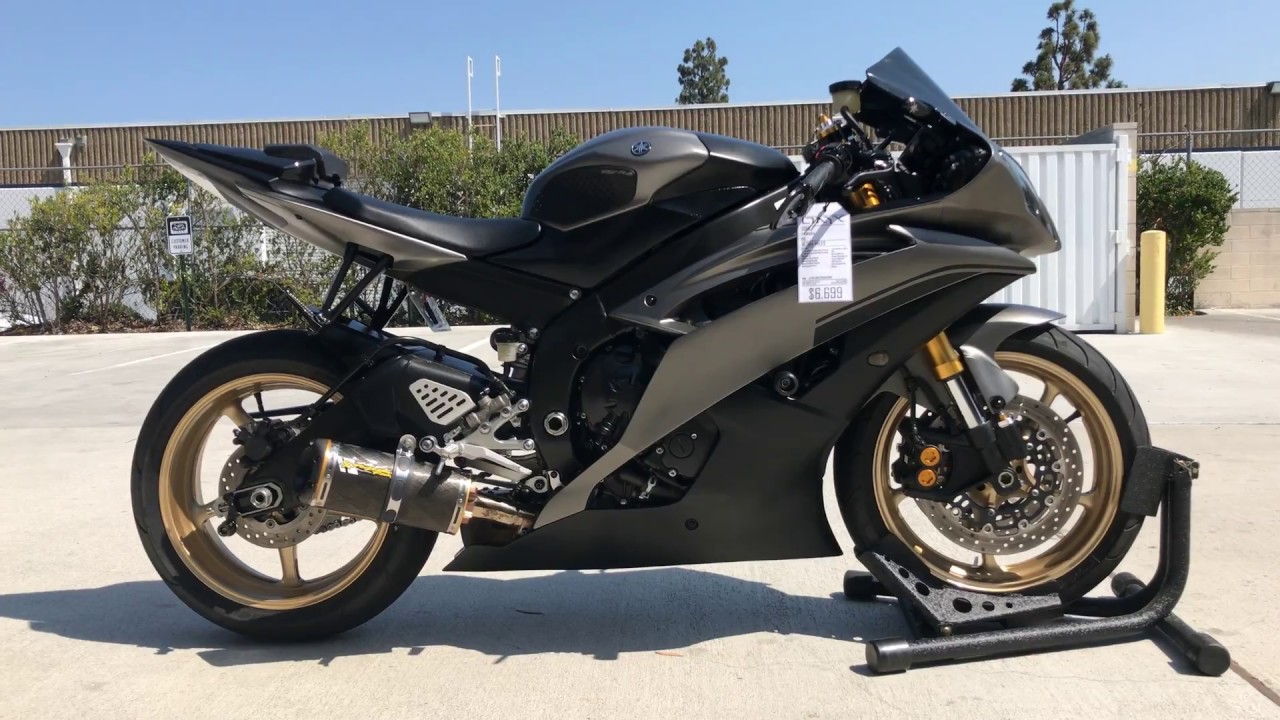 2009 Yamaha R6 / Two Brothers Exhaust Sound Clip / Walk Around