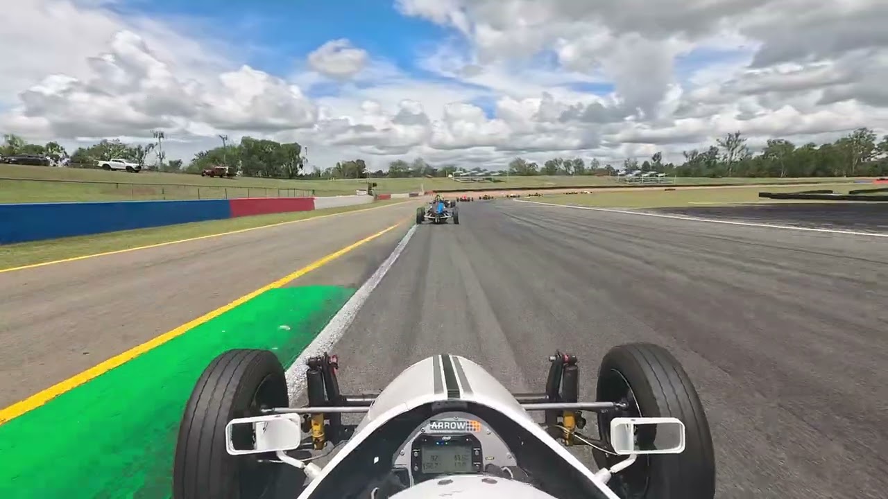 2026 Formula Vee, Round 1, Race 3 at QLD Raceway. Wait for last lap!!