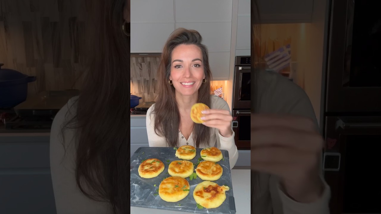 Мы не можем перестать готовить эти фаршированные картофельные котлеты #шорты #2ингредиента