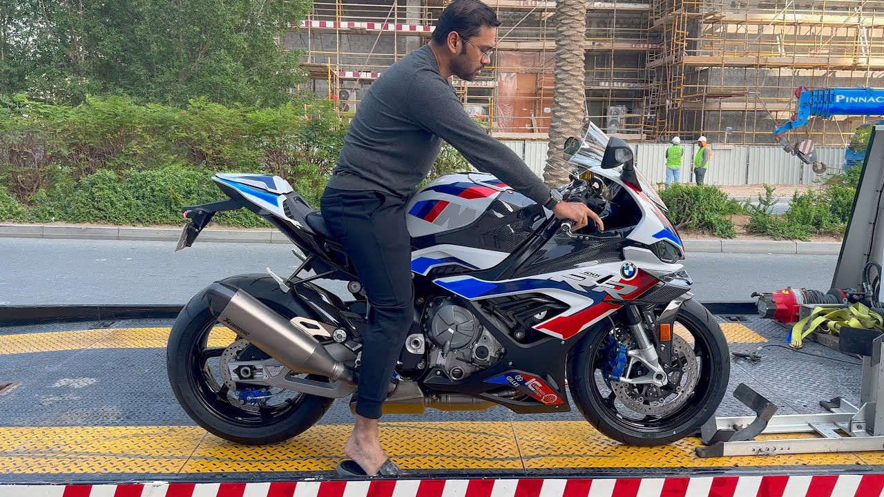 BMW M1000rr CARBON COMPETITION DELIVERY IN DUBAI 🔥THE ULTIMATE BEAST ARRIVES! 🏍️💨
