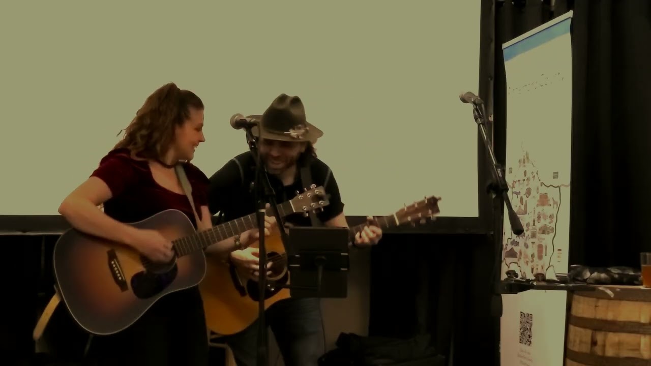 Wagon Wheel - The Howlin Embers