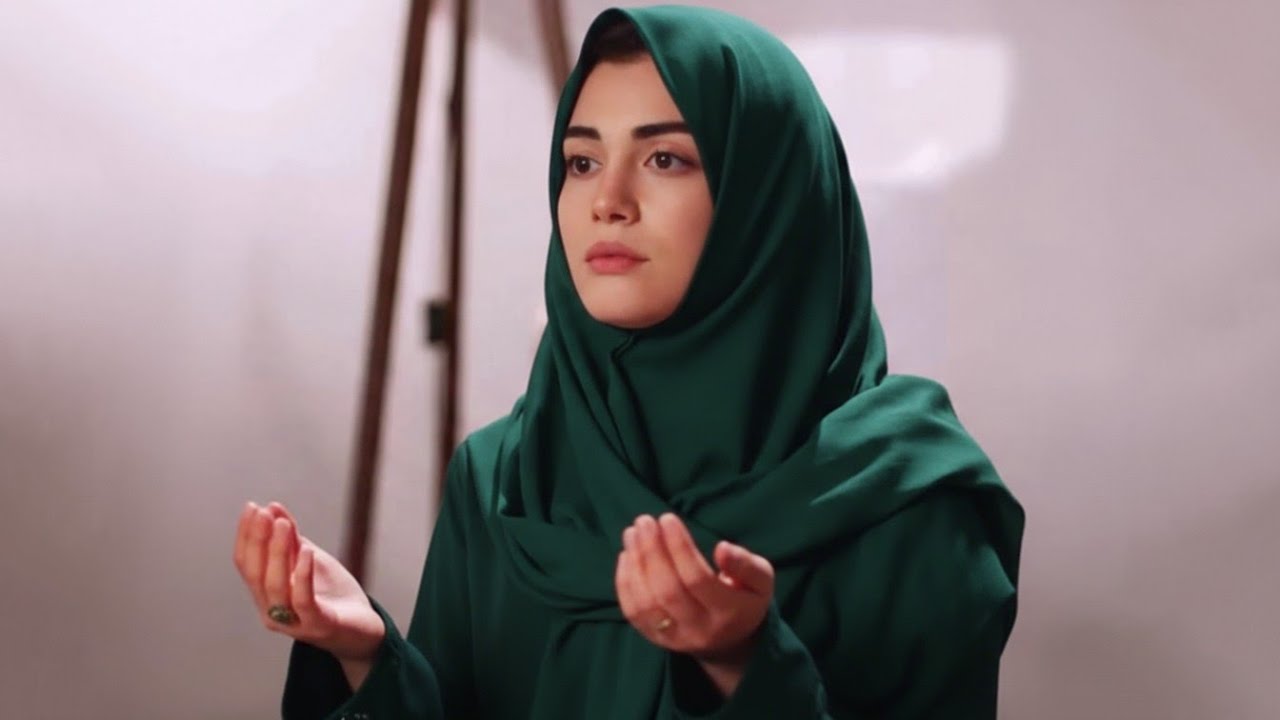 Özge Yağiz ❤️