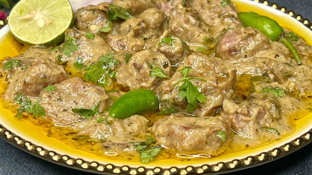 Hyderabadi Wedding Special - HARIMIRCH MALAI MUTTON HANDI - Gosht Ithna Soft Ke Muh May Ghuljaye 😛