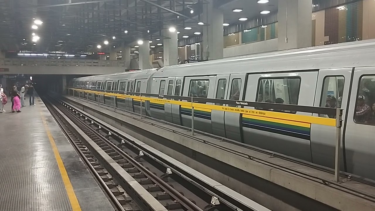 Metro De Caracas Linea 1 CAF S6 Entrando a La Estación Plaza Venezuela Con Dirección Propatria
