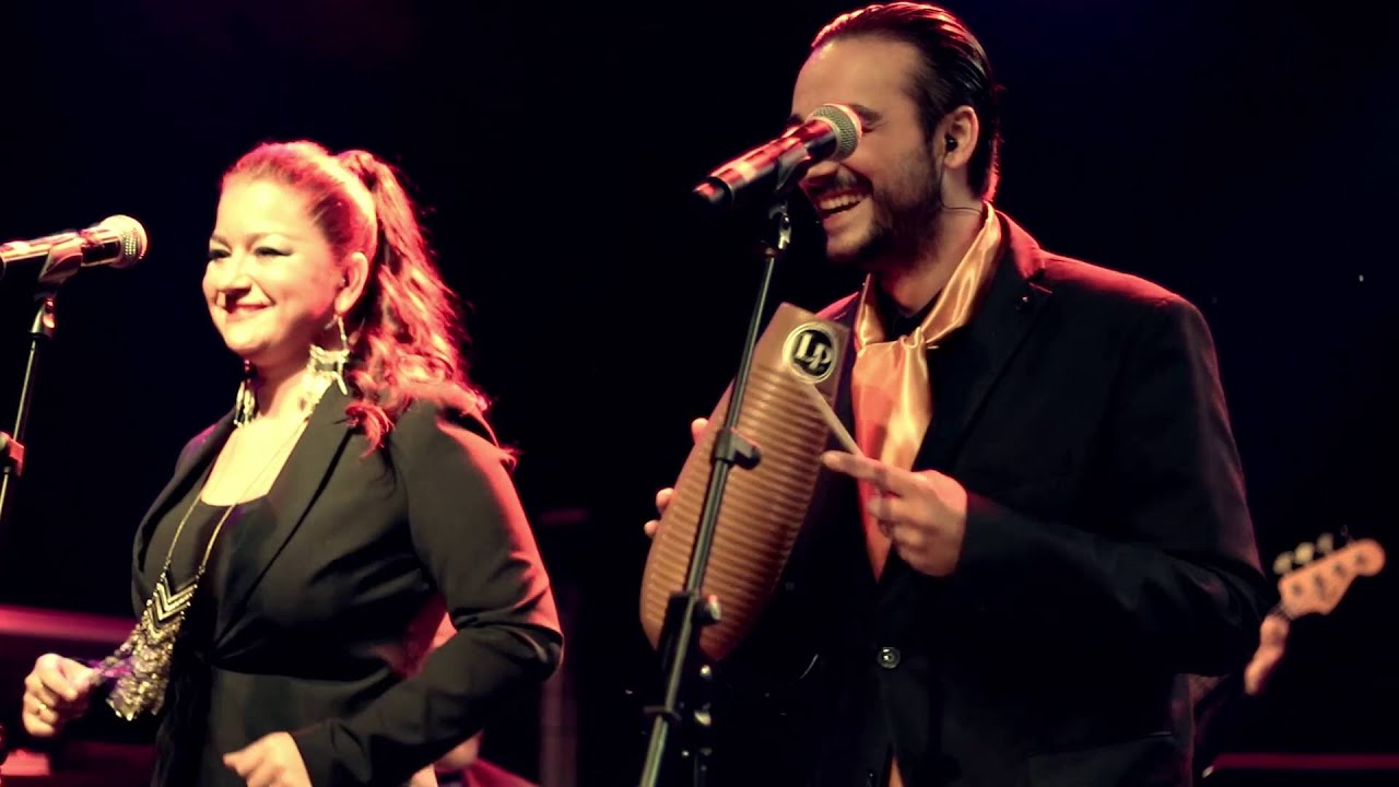 Yumi Gipsy Band - Gipsy Salsa Train (En Vivo) (Video Oficial)