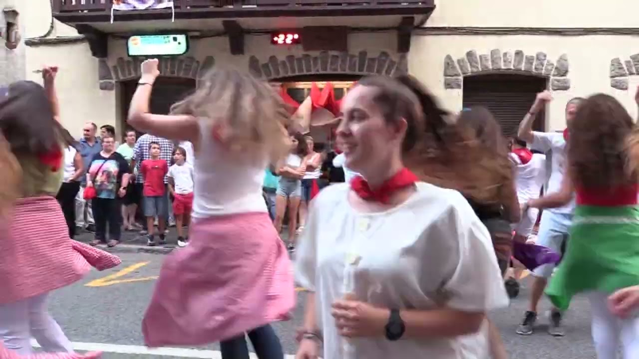 Bestaz Besta Bera 2022 I ETXERA! Elkartasun ekitaldia eta dantza herrikoiak