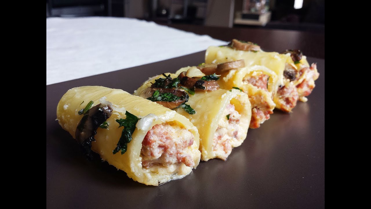 Paccheri con ricotta, funghi e salsiccia - Le video ricette di Lara