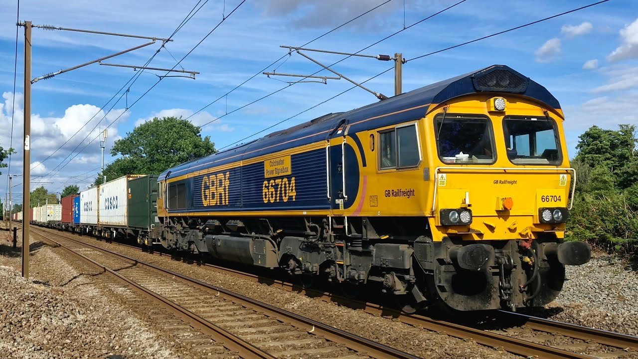 66704 Colchester Power Signalbox (4 Tone) Whines Passed Norwith Footpath Crossing (16/07/2025)