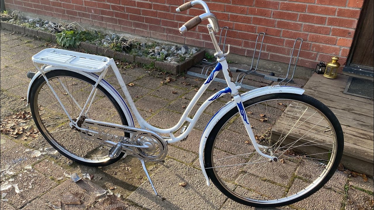 Renoverar en ca 1946 Hermes veterancykel