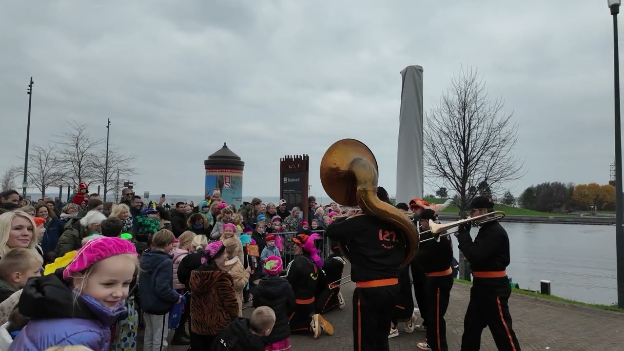 Sinterklaasintocht met de Pietenband 2024 Harderwijk