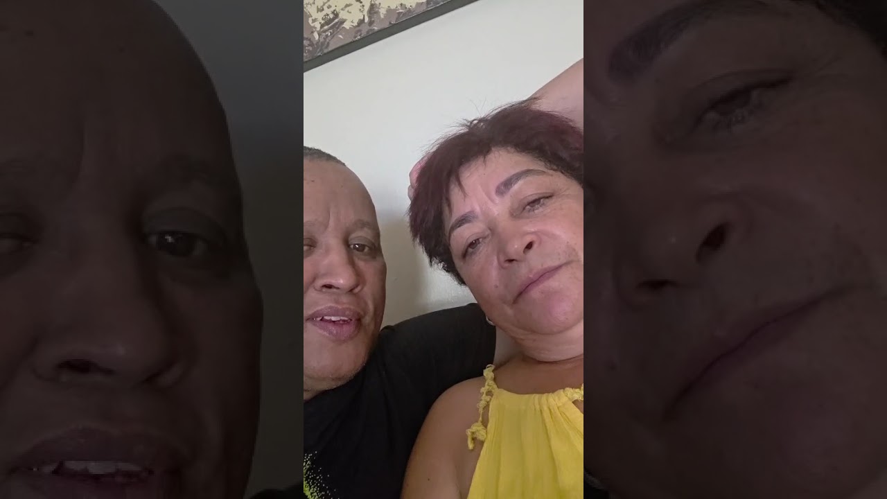 Allou April : praat met Olla