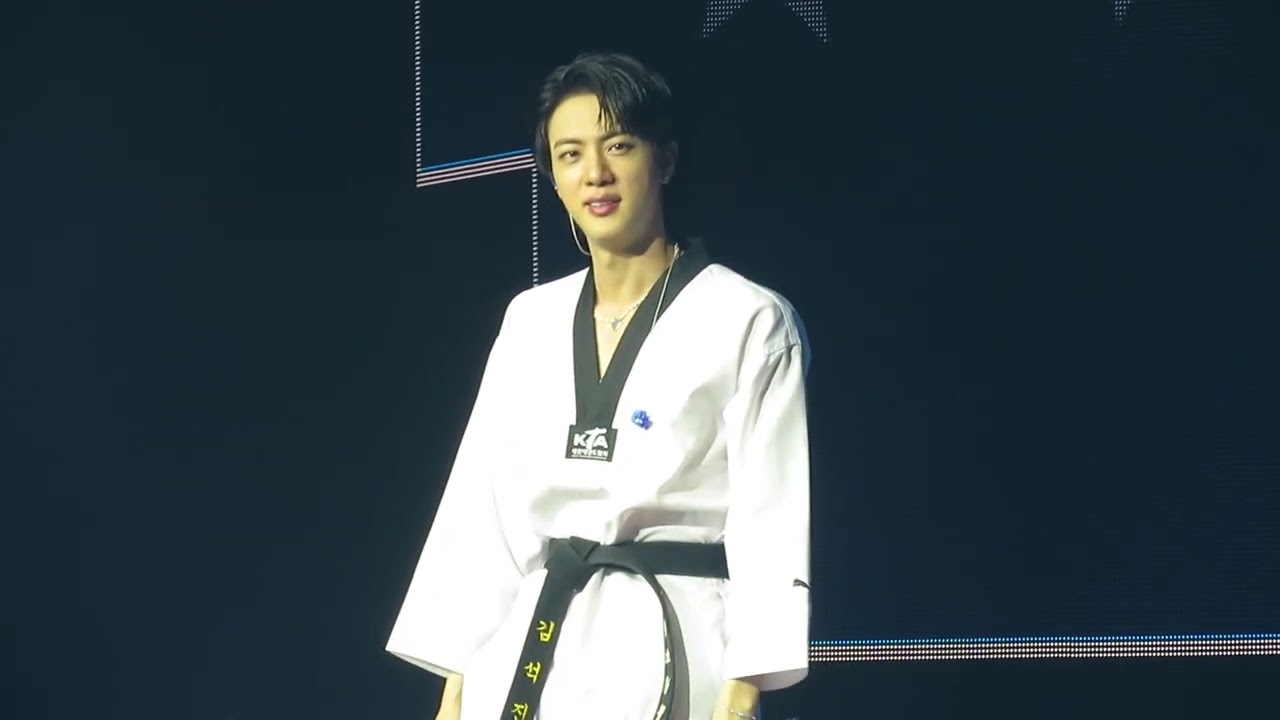 Jin ~ Telepathy game costume prize reveal and "rock scissor paper"