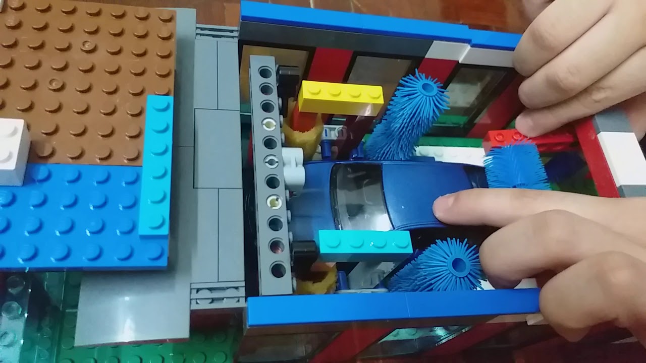 Lego Carwash with shutters