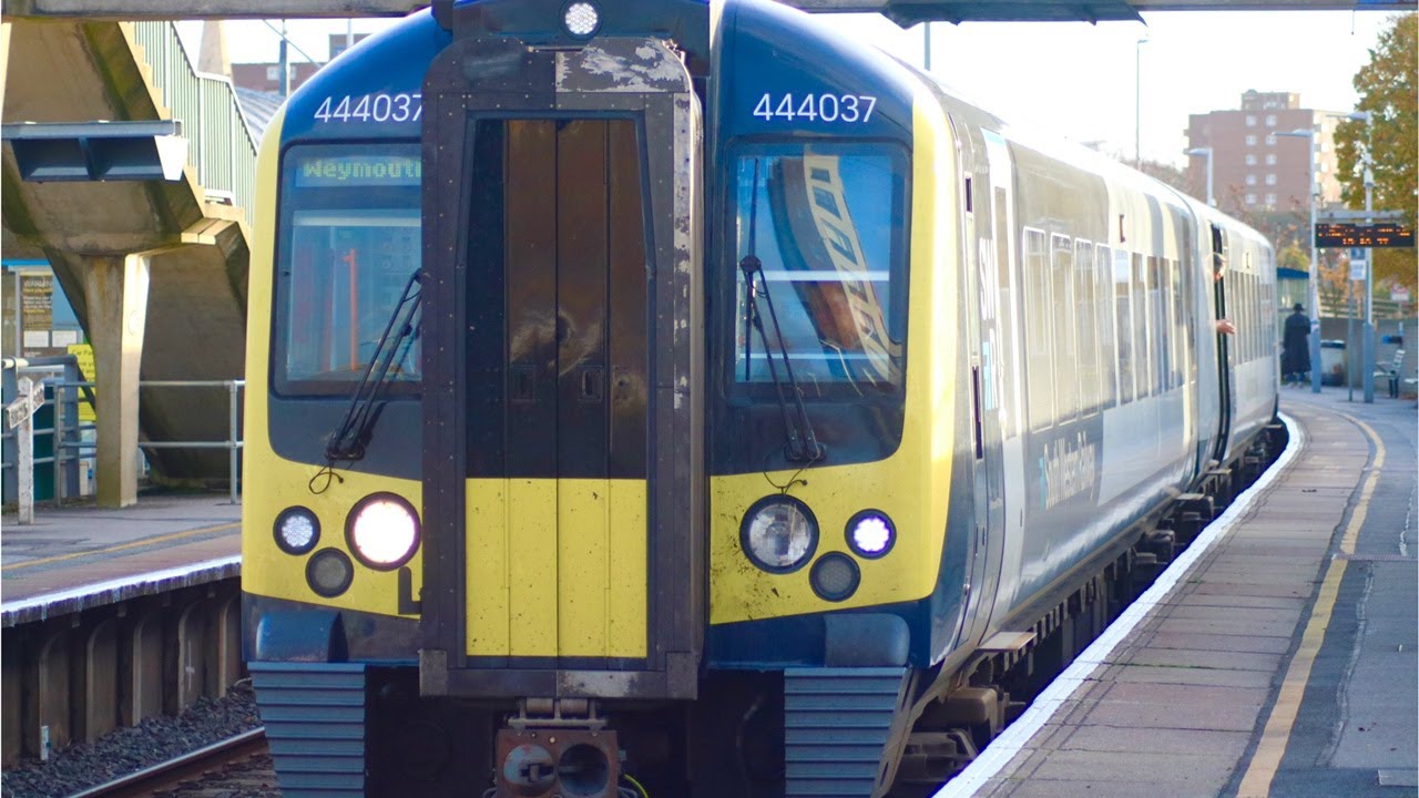 Trains at Poole - 12/11/20