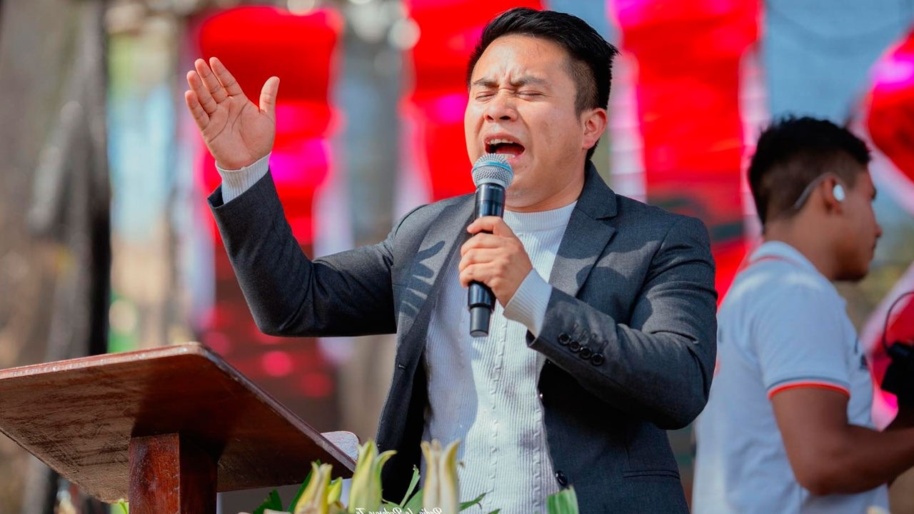 Seguir tu caminar Señor seguir sin desmayar 👑 Wayner Rodriguez Alabanzas en el cielo