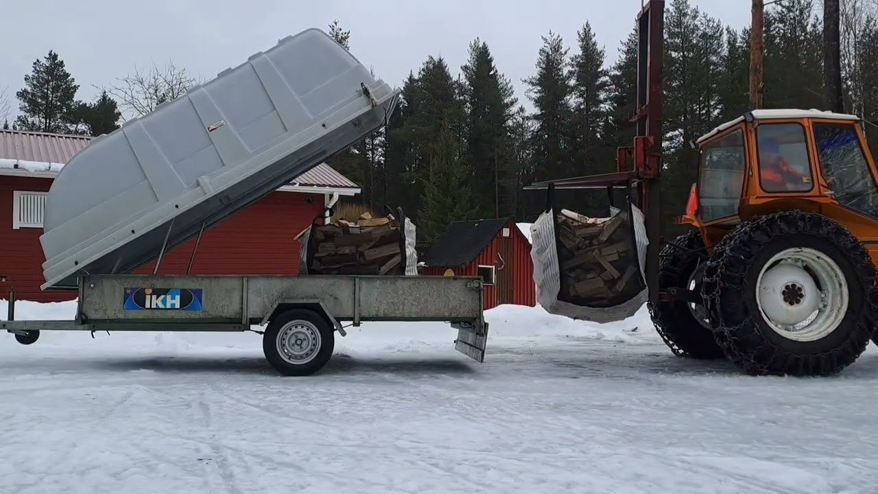 POLTTOPUIDEN LASTAUS TR -trukkinostimella