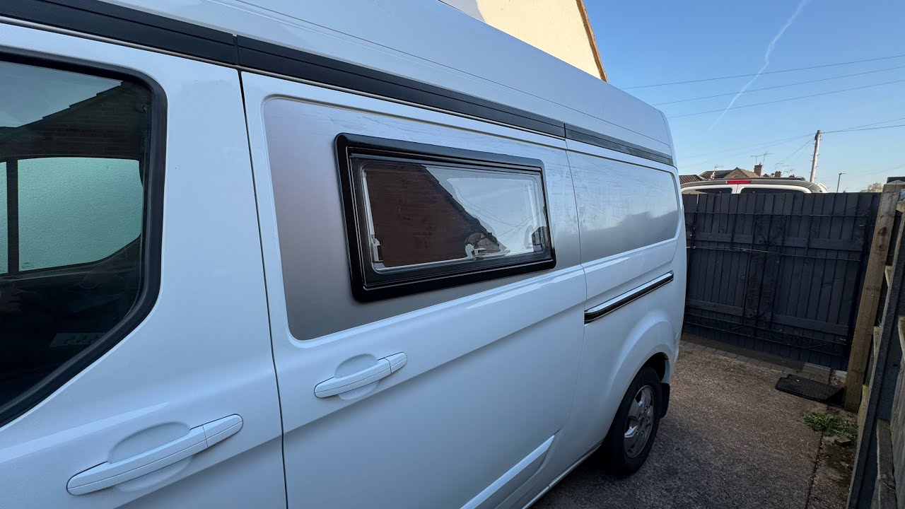 Кассетные Окна в Автодом Ford Transit Custom 2015