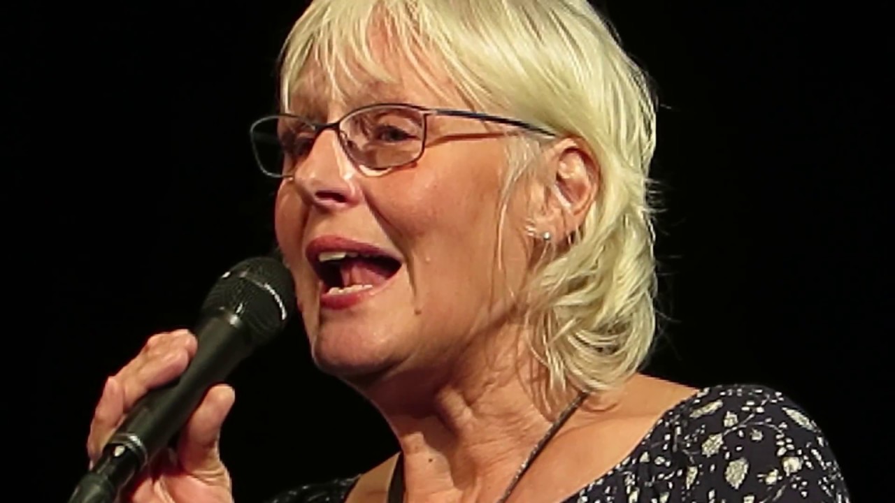 Benefizkonzert in Heide 04.11.2016 - Leitung Vera Roedder (Gesangsschule Dithmarschen)