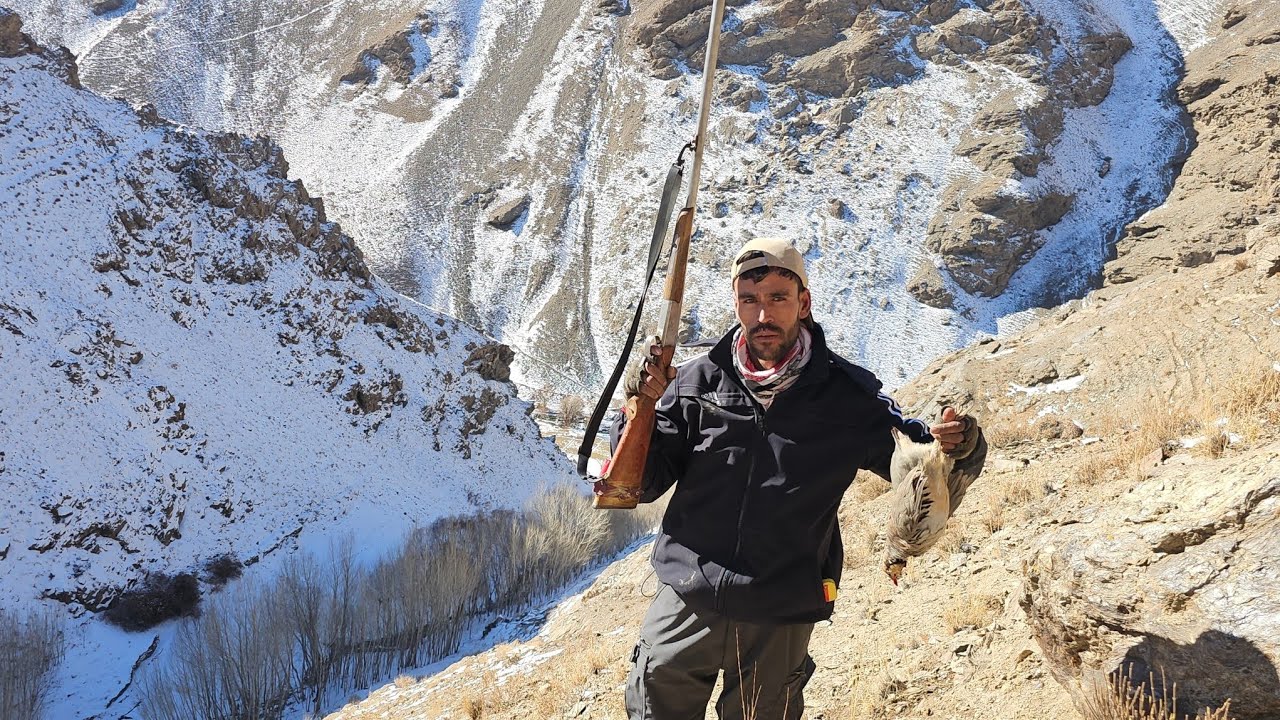 “Hunting partridges in the mountains, on days when heavy snow is falling and bitter, harsh cold 