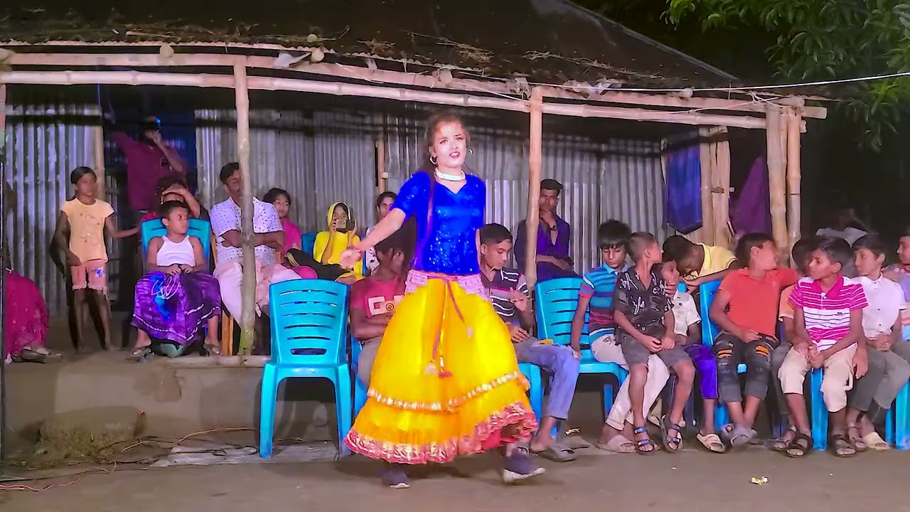 বিয়ে বাড়ির অসাধারণ নাচ | Nesha Lagilo Re | নেশা লাগিলো রে | Bangla Wedding Dance | Juthi Dance