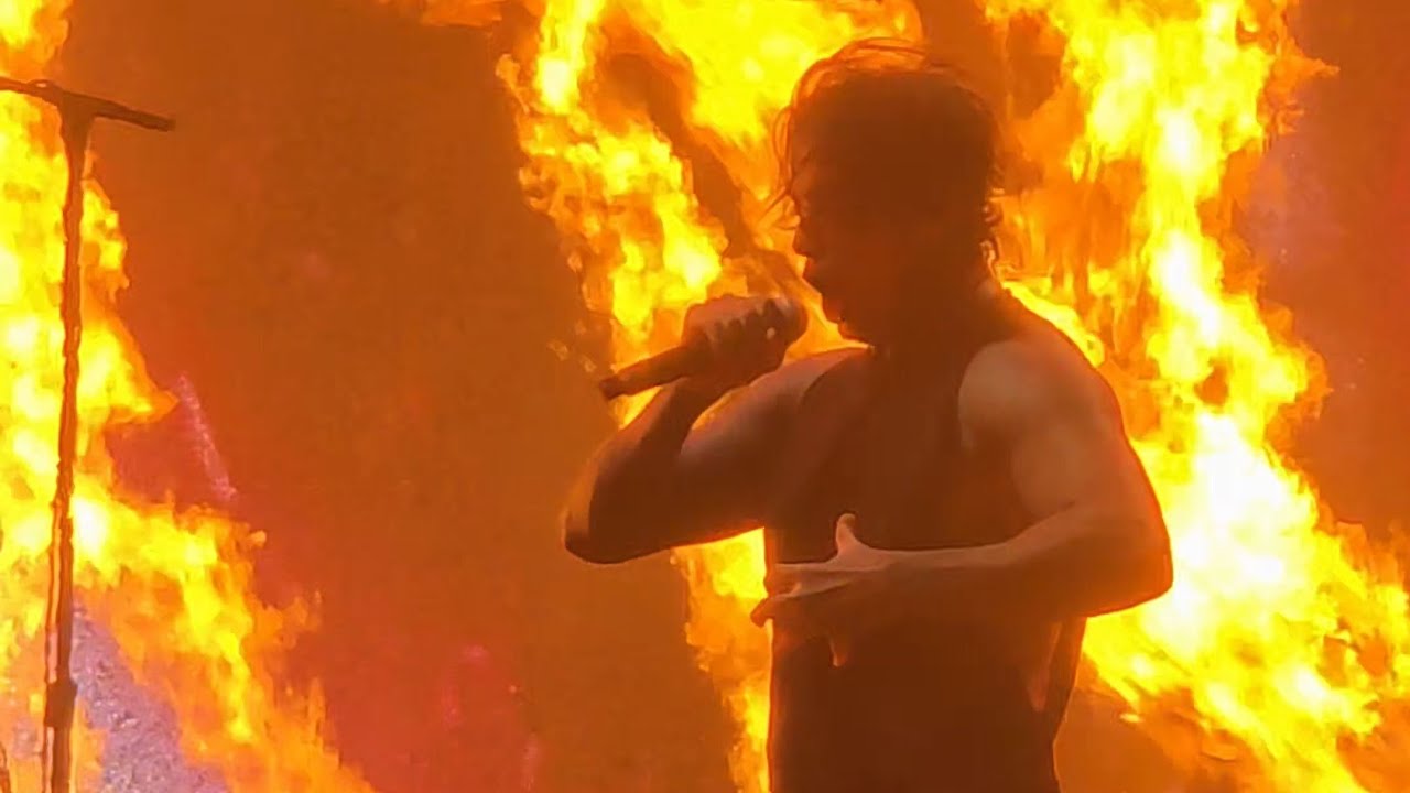 Watch The World Burn - Falling In Reverse (Vans Warped Tour Orlando)