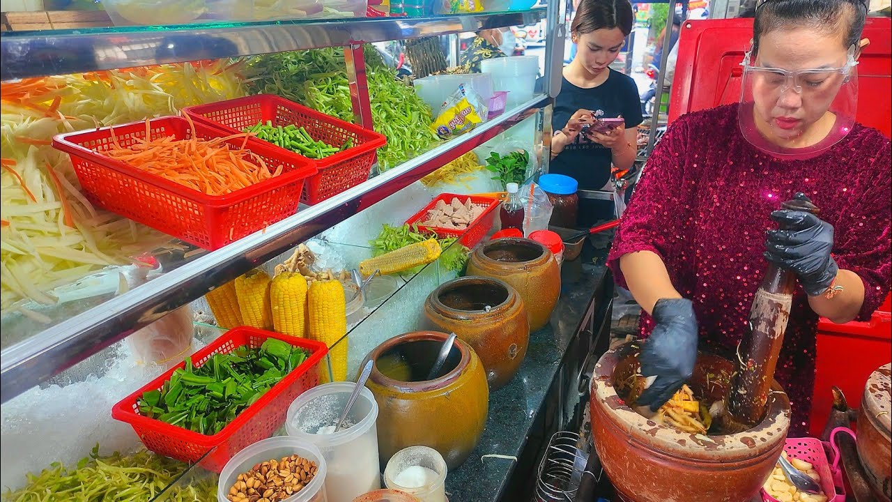 Full of Orders! KHMER Spicy Papaya Salad | Cambodian Street Food