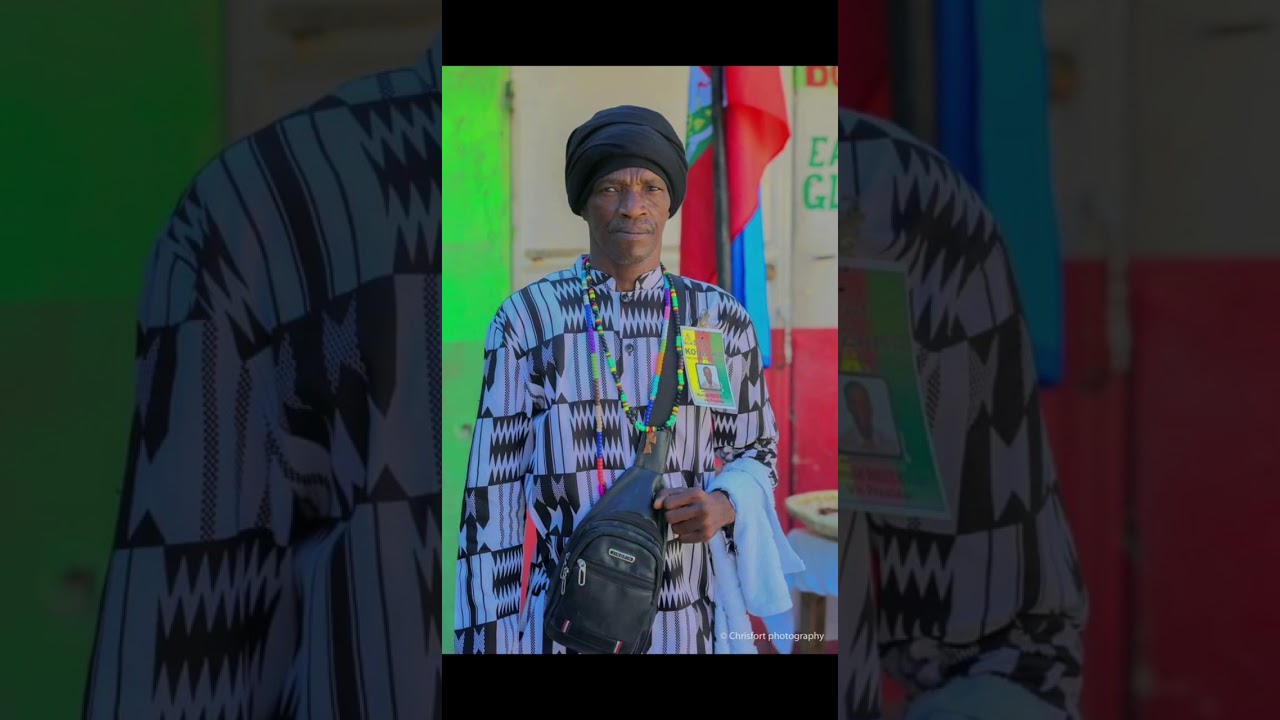 La FLEUR MODÈLE DE JACMEL 2023 PALE YO