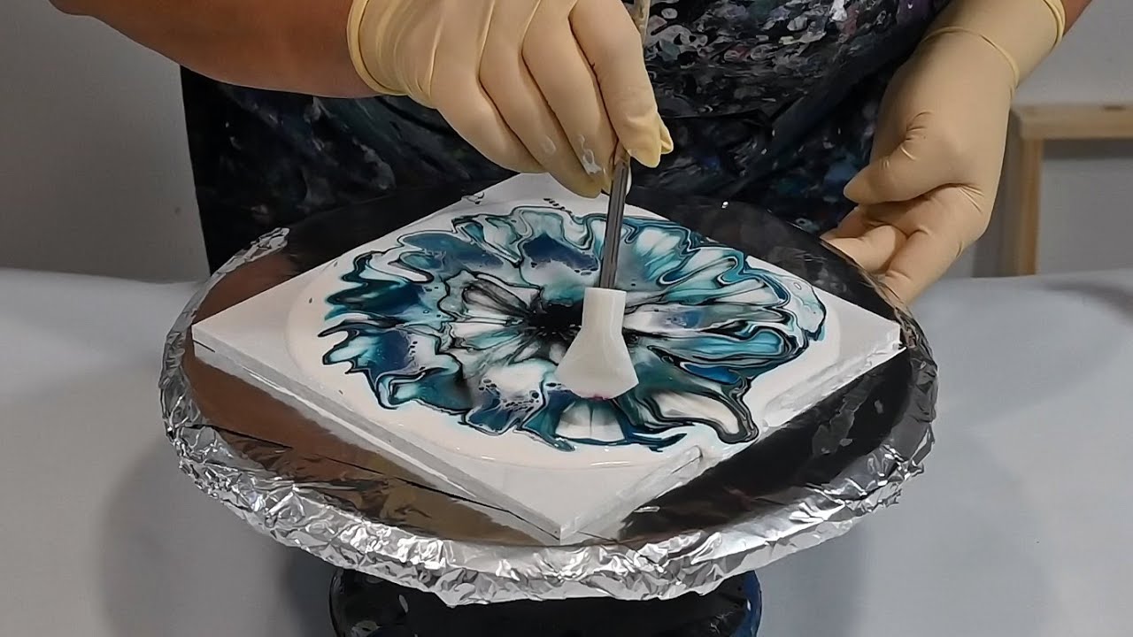 🌸 This Acrylic Pouring Technique Creates Stunning Flowers!  No Brushes Needed! 🌟