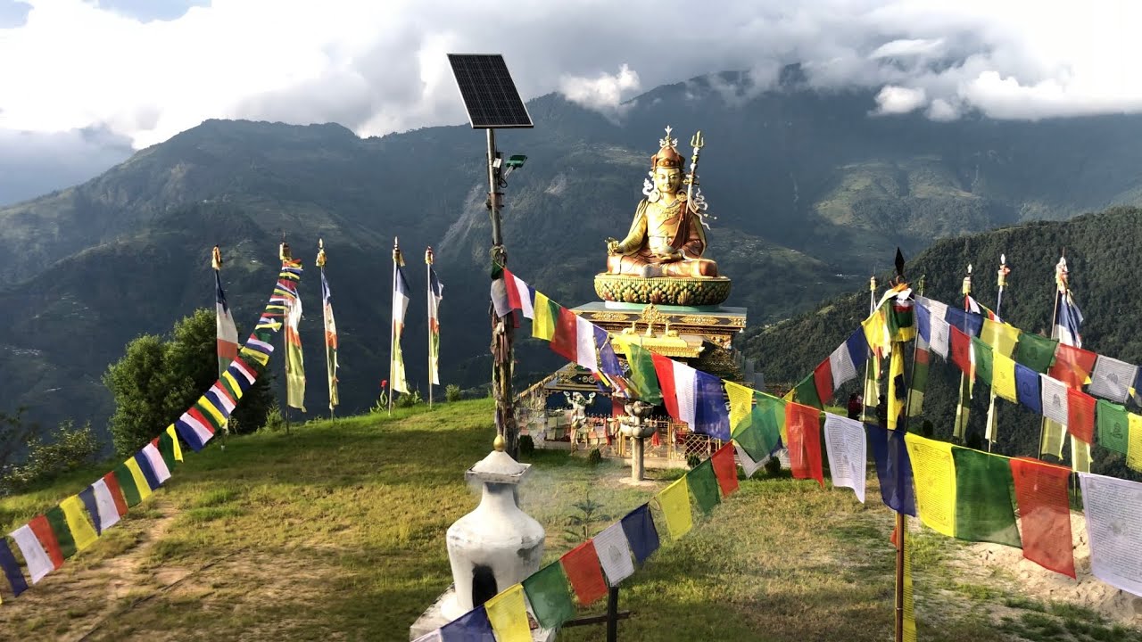ग्लान ङारछ्यालीङ  सम्पूर्ण प्राणी जगतको आत्म शान्तिको निमित्त गरिएको क्षमा पुजा 🙏🙏