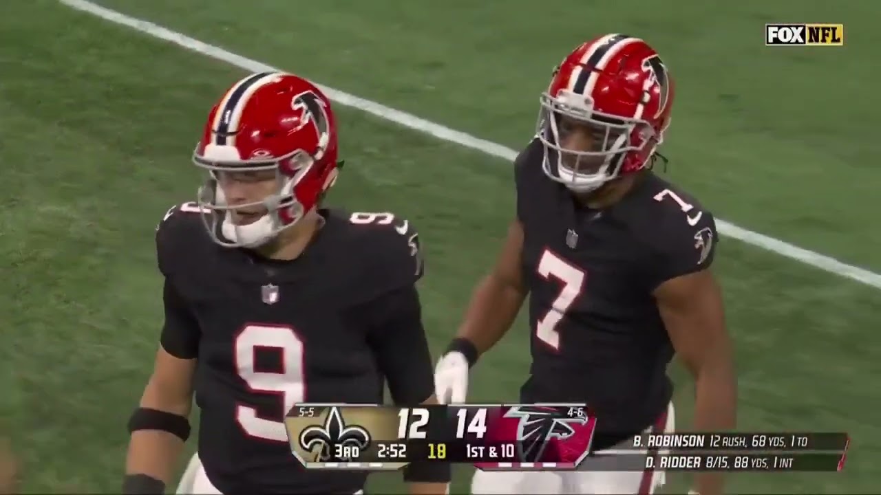 Bijan Robinson vs Demario Davis (2023 wk 12) | RB vs LB Matchup