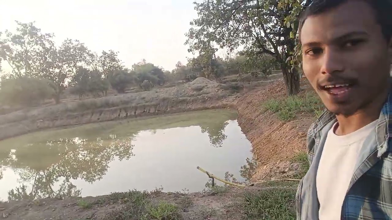 खेत में गेंहू देखने आ गया😆😆!!