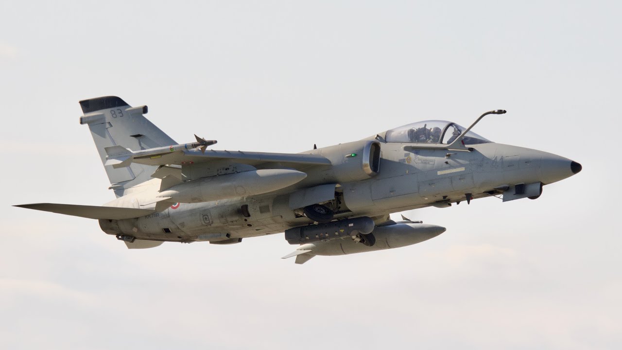 2 AMX Italian Air Force action Display at Rivolto Airbase AirShow 2021 RIV LIPI MM7197 MM7183