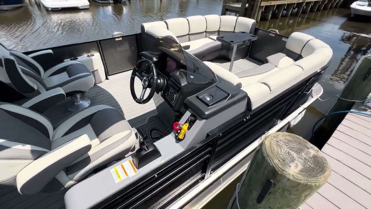 For Sale! 2023 Veranda 25 foot Tri Toon Pontoon Boat!