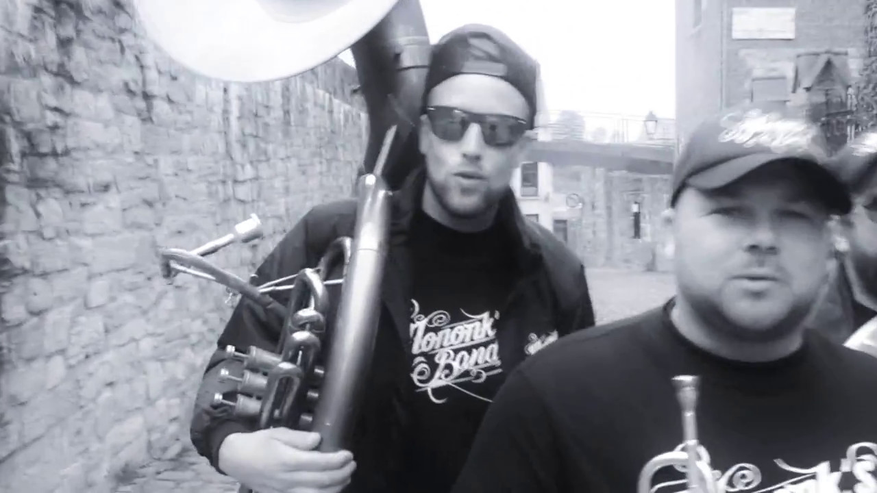 Mononk's Band:  Papaoutai (Stromae -cover)