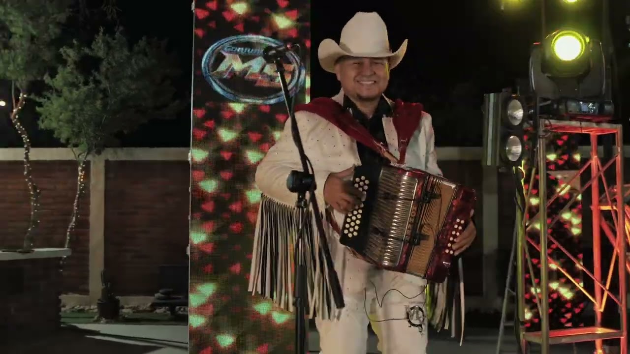 LA GALLINITA VIDEO OFICIAL (cover) del disco 13 éxitos en vivo 2026 