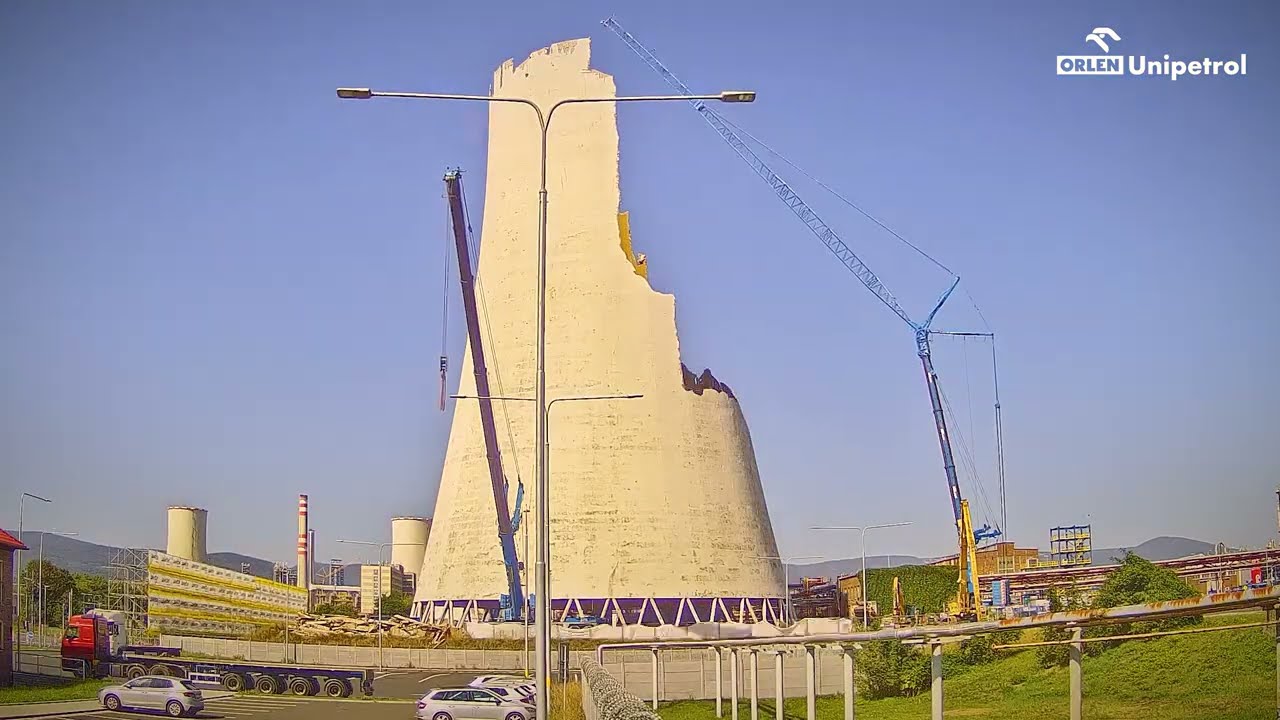 Demolice chladic&iacute;ch věž&iacute; | Chempark Litv&iacute;nov &ndash; Z&aacute;luž&iacute; | l&eacute;to 2024