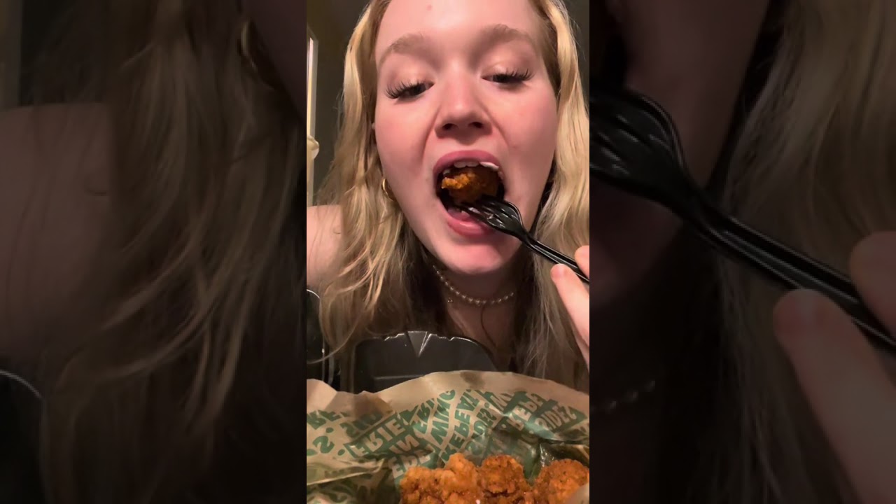 i waited 50 mins for this wingstop #mukbang... #Shorts #eatwbrooke