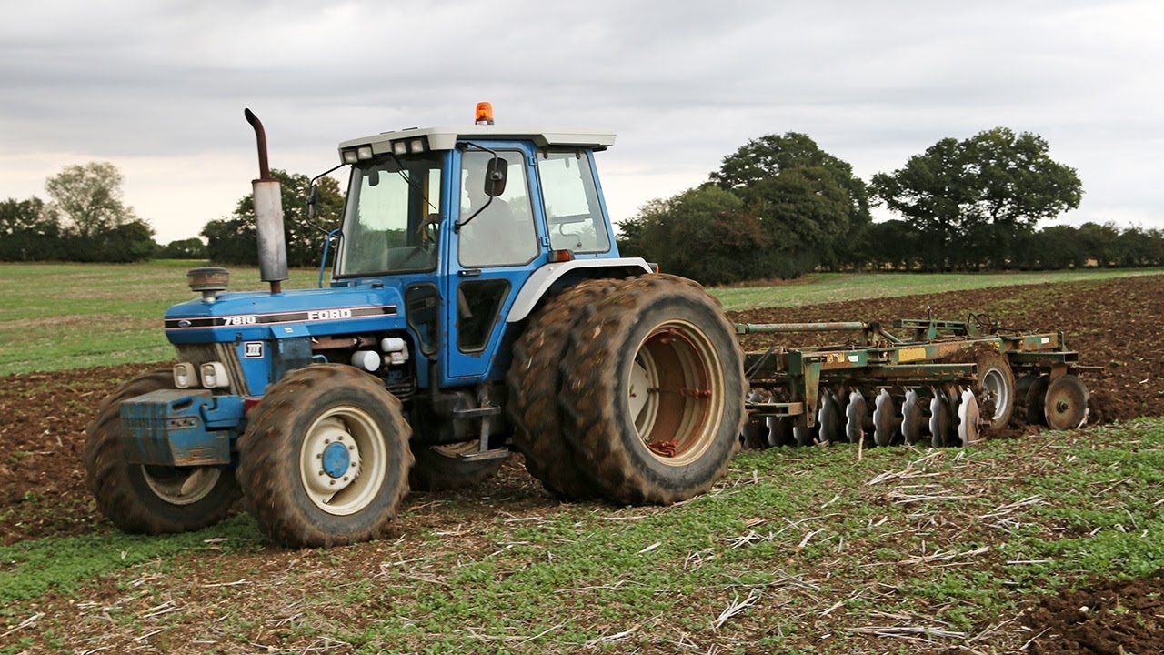 Classic Ford 7810 III working with Cousins K125 discs | Dual wheels | Farming with Ford DVDs