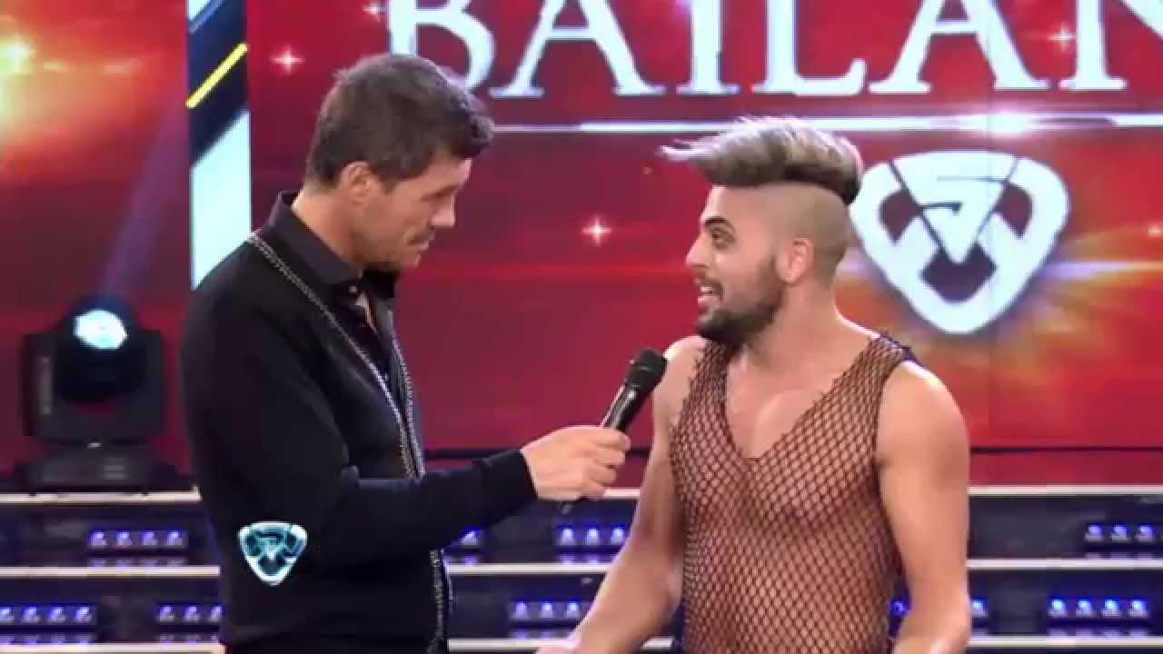Showmatch 2014 - Espectacular reggaeton de Noelia Pompa y declaración de amor de Facu Mazzei