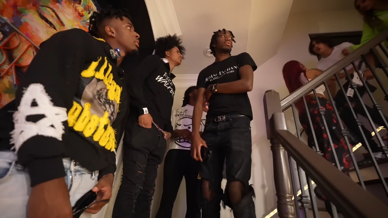 ZAAYONYT GETS INTO AN ARGUMENT WITH A RANDOM FEMALE *SHE GETS HER BOYFRIEND INVOLVED*!