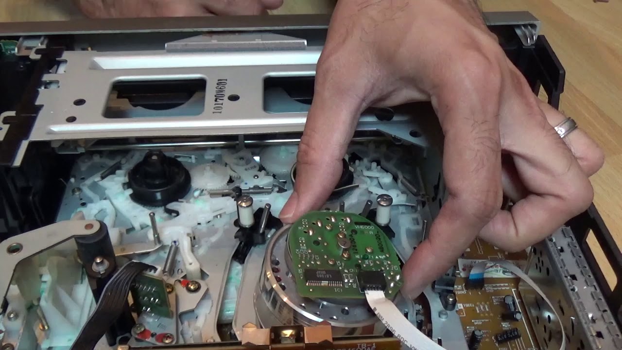 VCR HEAD CLEANING
