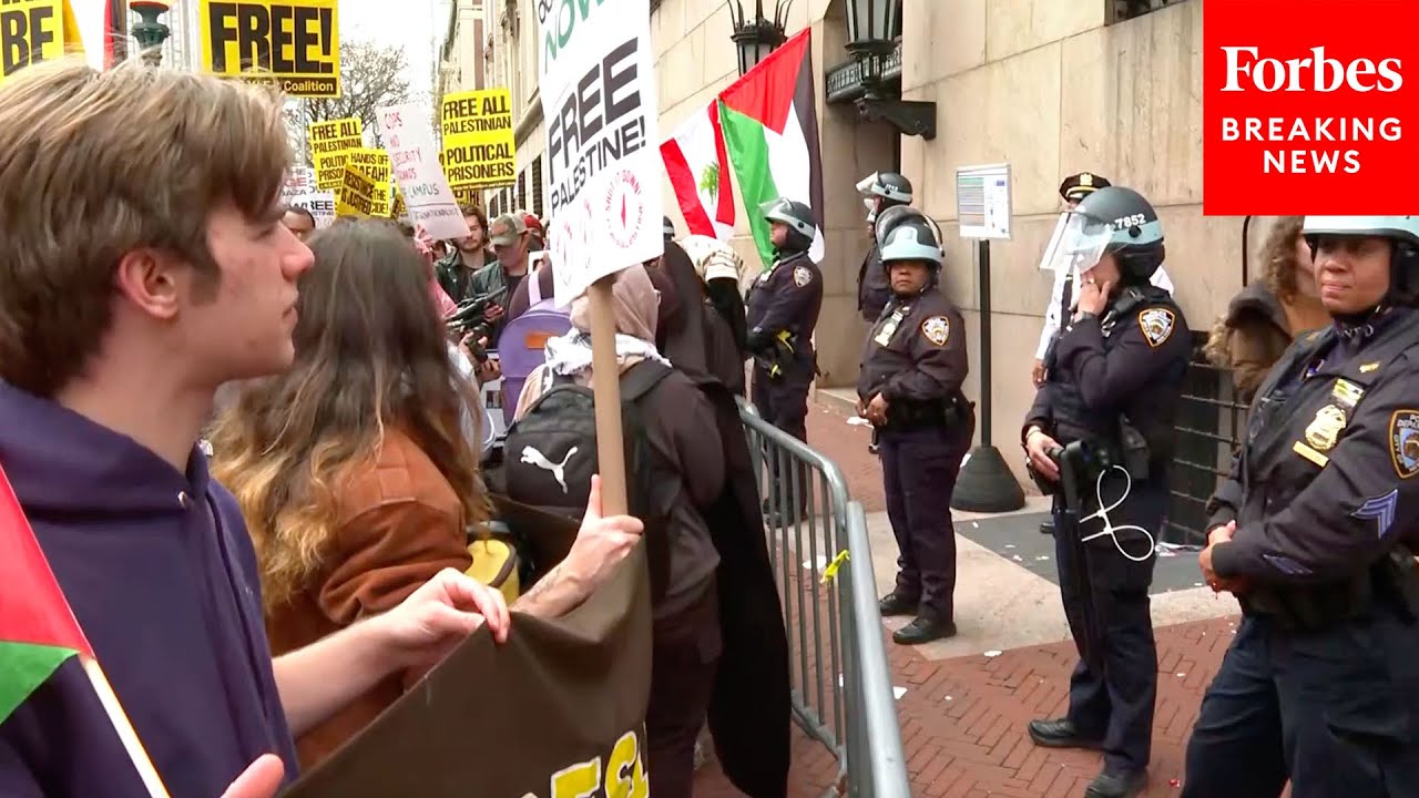 BREAKING: NYPD Officers Arrive As Pro-Palestinian Demonstrators Arrive At Columbia University