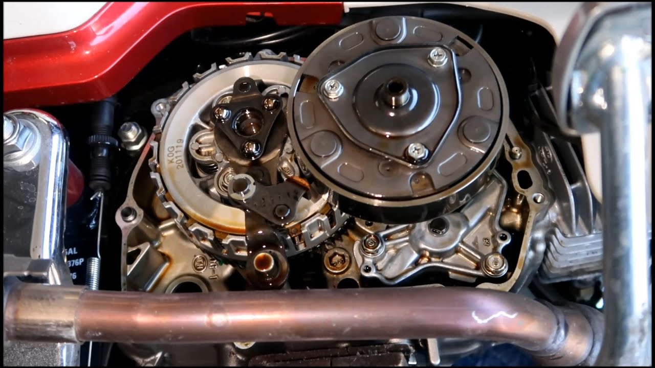 Honda Super Cub Oil Spinner and Filter Screen Service Part 2: Clean Oil Spinner + Replace Screen